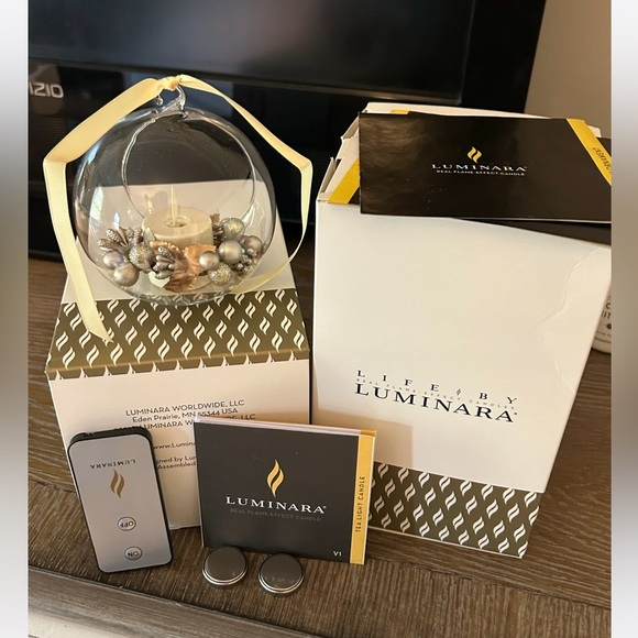 1 Luminara Flameless Berry Tea Light Candle Glass Ornaments gold w/ remote - Picture 2 of 5